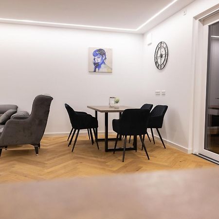 בילפלד Neubau Apartment Mit Kamin Und Terrasse In Premium Lage Parkplatz Inklusive מראה חיצוני תמונה