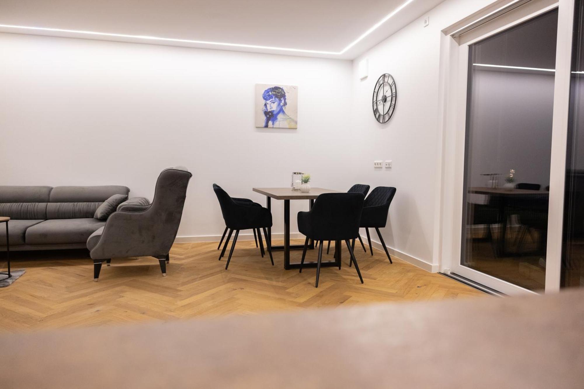 בילפלד Neubau Apartment Mit Kamin Und Terrasse In Premium Lage Parkplatz Inklusive מראה חיצוני תמונה