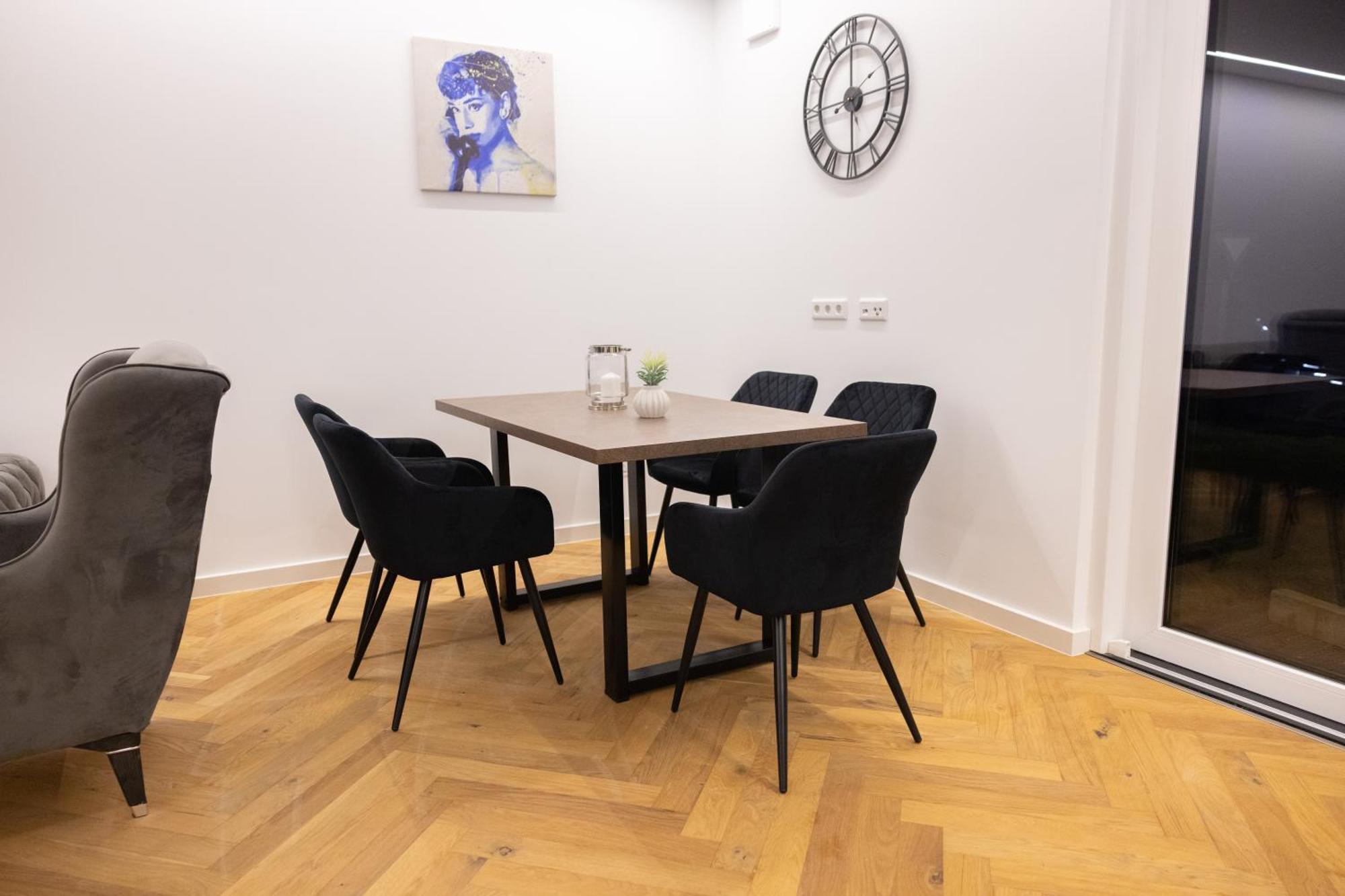 בילפלד Neubau Apartment Mit Kamin Und Terrasse In Premium Lage Parkplatz Inklusive מראה חיצוני תמונה